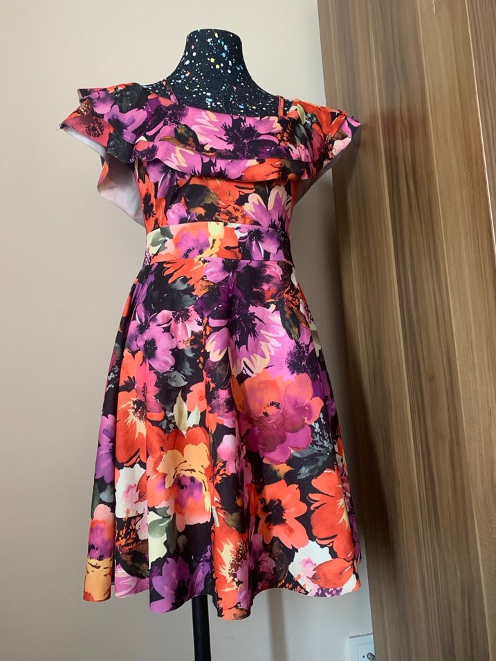 Renkli Çiçek Desenli Elbise - Görsel 3