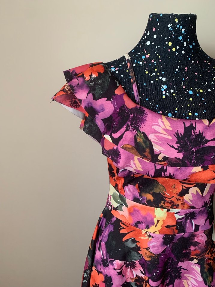 Renkli Çiçek Desenli Elbise - Görsel 4