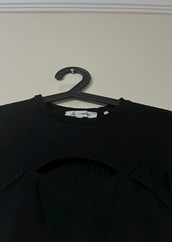 Siyah Baskılı Dar Kesim Tişört - Görsel 4