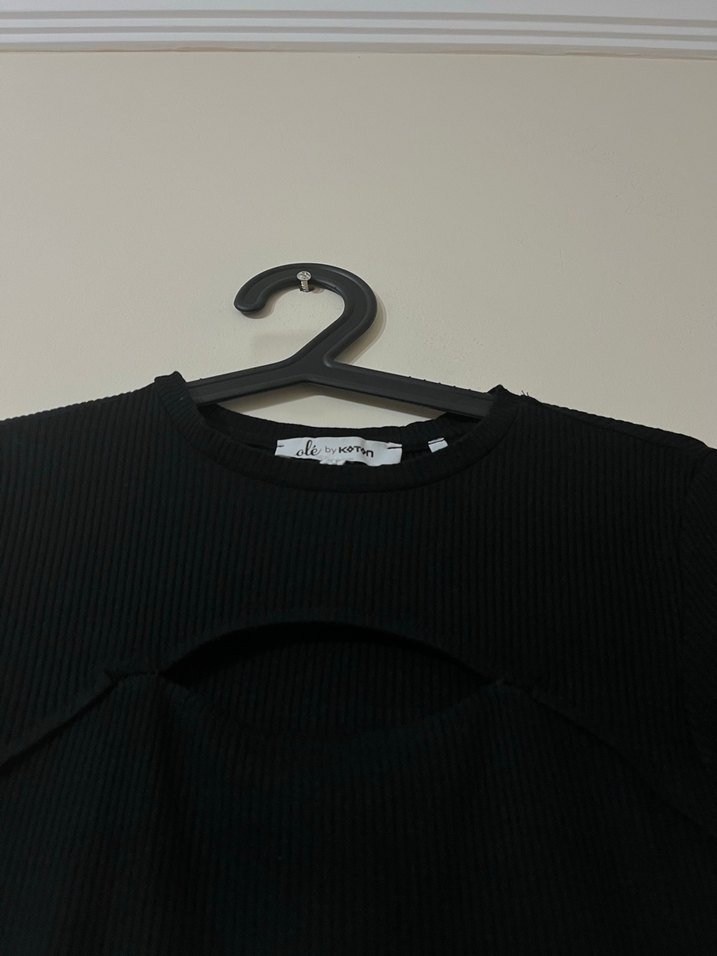 Siyah Baskılı Dar Kesim Tişört - Görsel 4