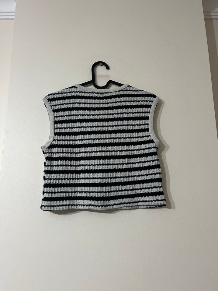 Gri Çizgili V Yaka Kısa Örgü Kadın Yelek - Görsel 4