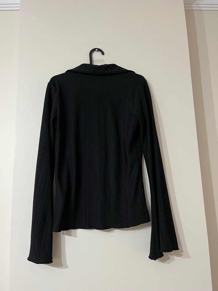 Siyah Piliseli Uzun Kollu V-Yaka Gömlek - Görsel 5