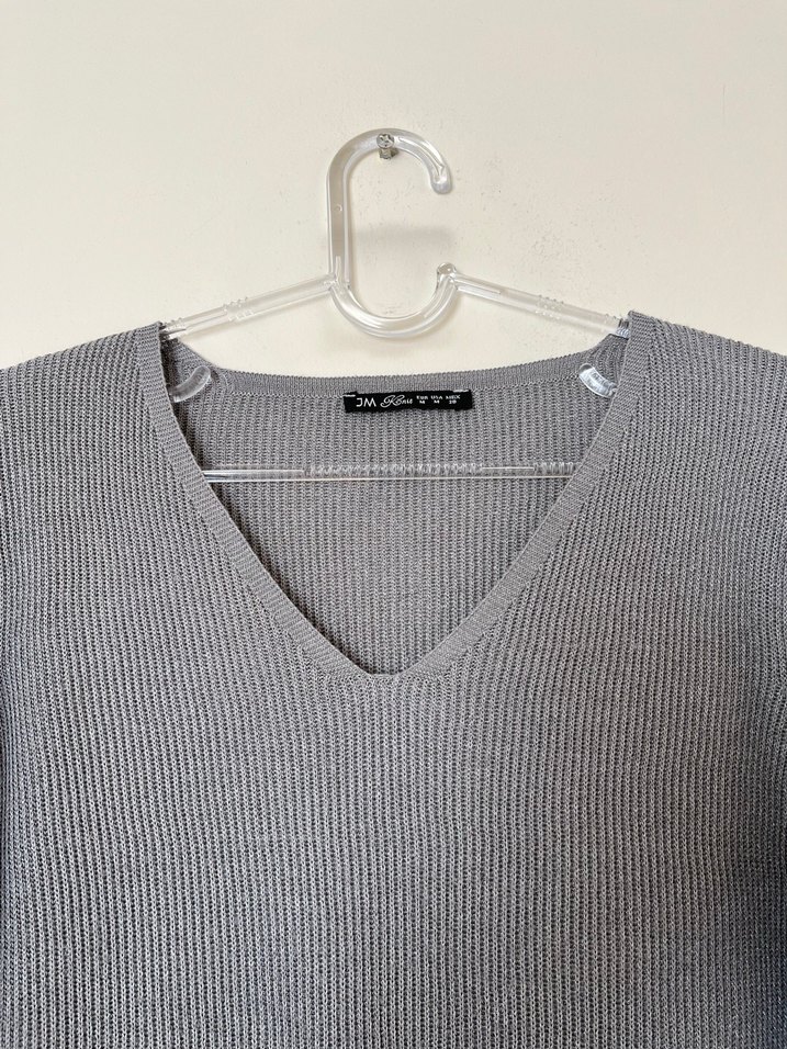 Gri V Yaka Uzun Kollu Triko Kazak - Görsel 3
