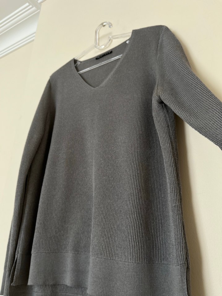 Gri V Yaka Uzun Kollu Triko Kazak - Görsel 4