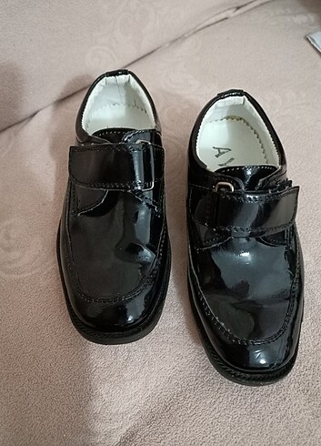 24 Beden siyah Renk Rugan ayakkabı