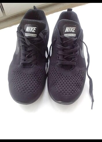 40 Beden Nike spor ayakkabı 
