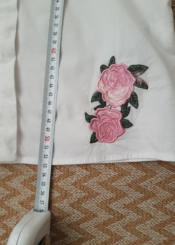 gül nakışlı  Beyaz  Gömlek - Görsel 6