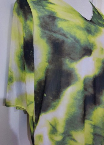 xl Beden Yeşil Batik Desenli V Yaka Kadın Bluz