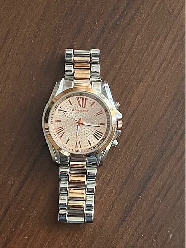 Micheal kors saat
