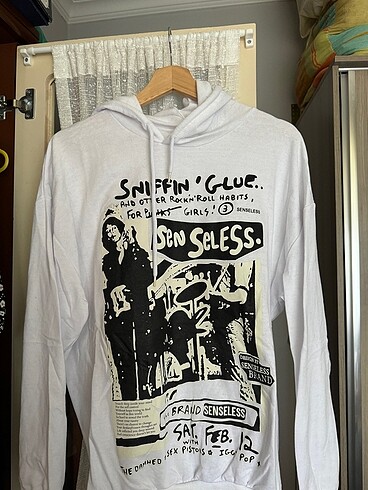 Sweatshirt