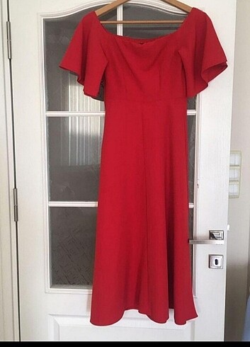 Kırmızı midi boy mezuniyet elbisesi