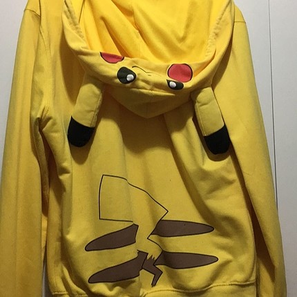 l Beden Pikachu Sweatshirt