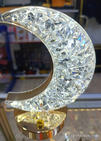 Altın Renkli Parlak Ay Şeklinde Masa Lambası - Görsel 2