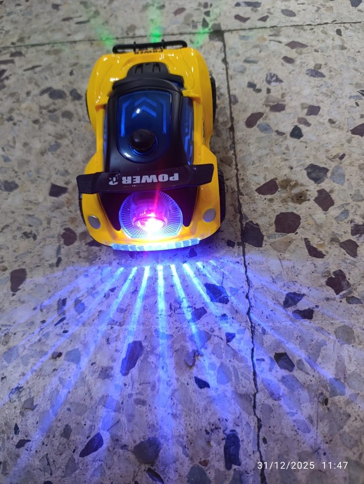 Renkli Oyuncak Araba - Görsel 2