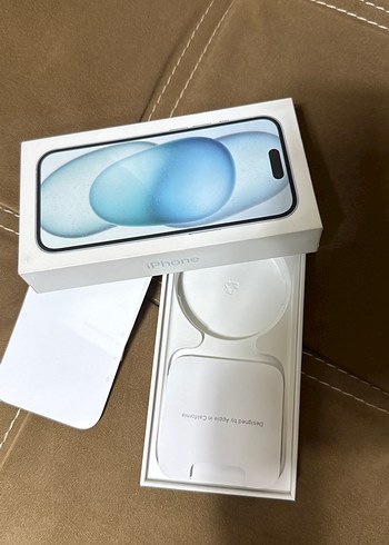 Apple iPhone 15 Beyaz Kutusunda