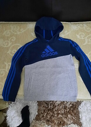 Adidas Sweatshirt