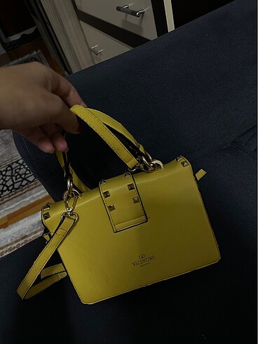  Beden sarı Renk Valentino askılı çanta