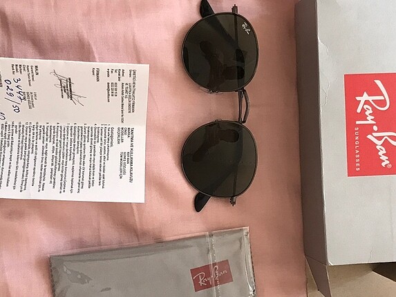 orjinal rayban.. az kullanılmıştır 3 aylık ürün
