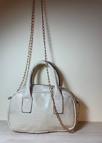 Zincir Detaylı Beyaz Yılan Derisi Desenli Çanta - Görsel 2