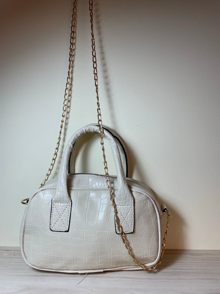 Zincir Detaylı Beyaz Yılan Derisi Desenli Çanta - Görsel 2