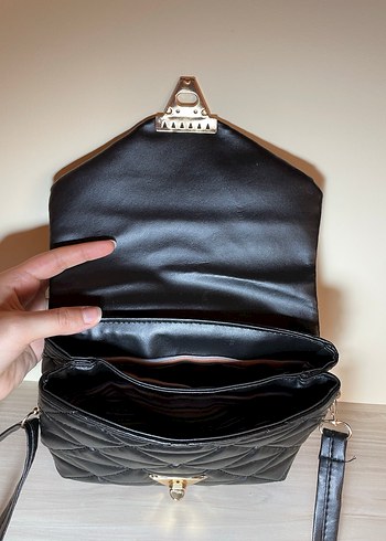 Siyah Deri Kadın Çanta Tokalı - Görsel 2