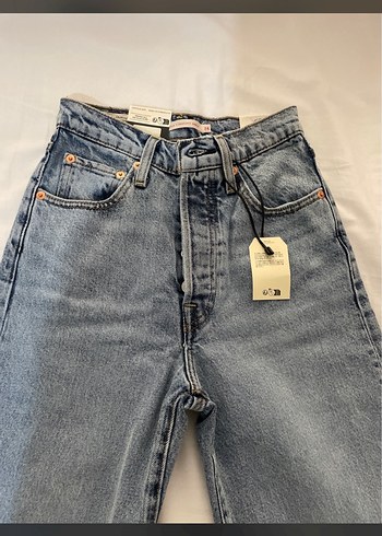 Levis Yuksek Bel Acik Mavi Denim Jean