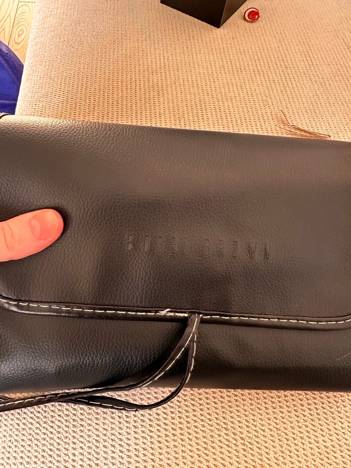 Boby brown deri çantalı makyaj fırça seti - Görsel 2