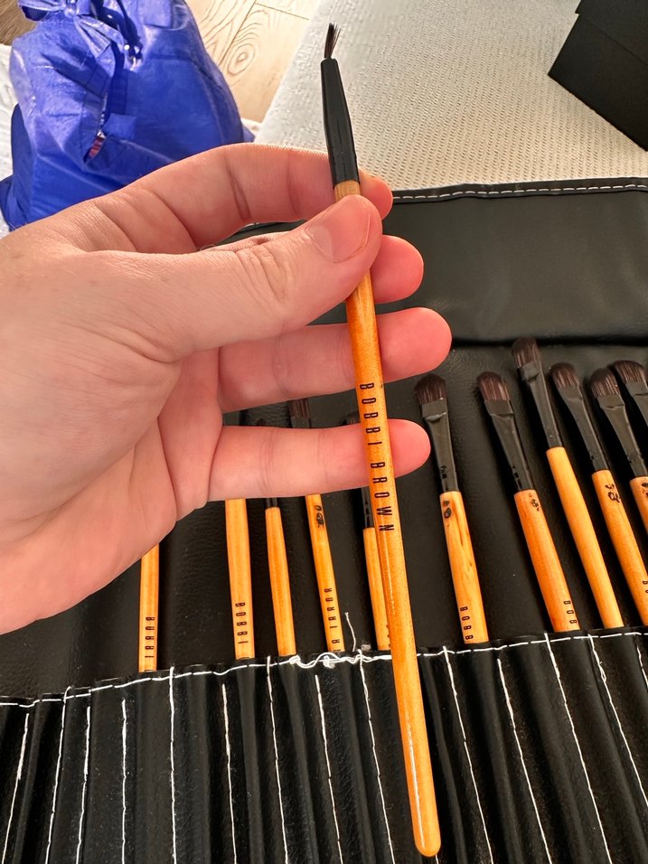 Boby brown deri çantalı makyaj fırça seti - Görsel 4