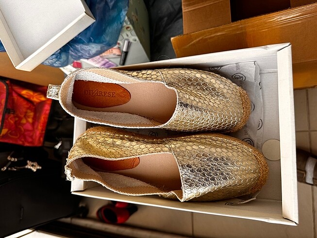 Divarese marka hiç kullanılmamış deri - Görsel 6