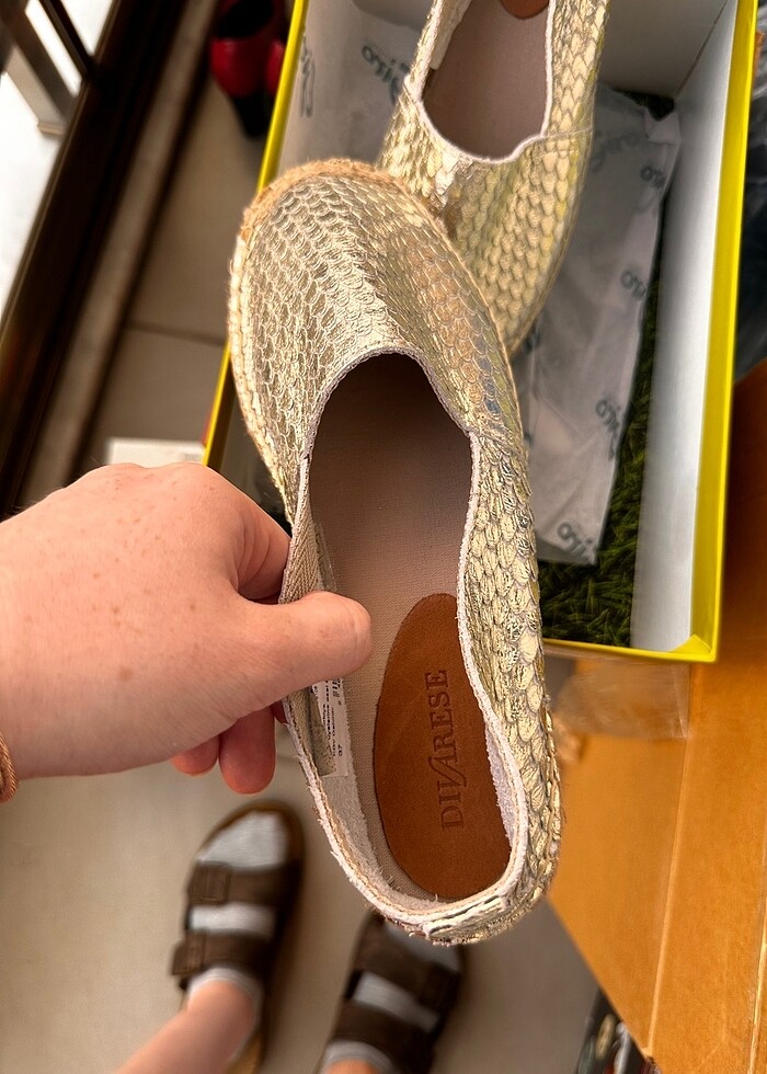 Divarese marka hiç kullanılmamış deri - Görsel 2