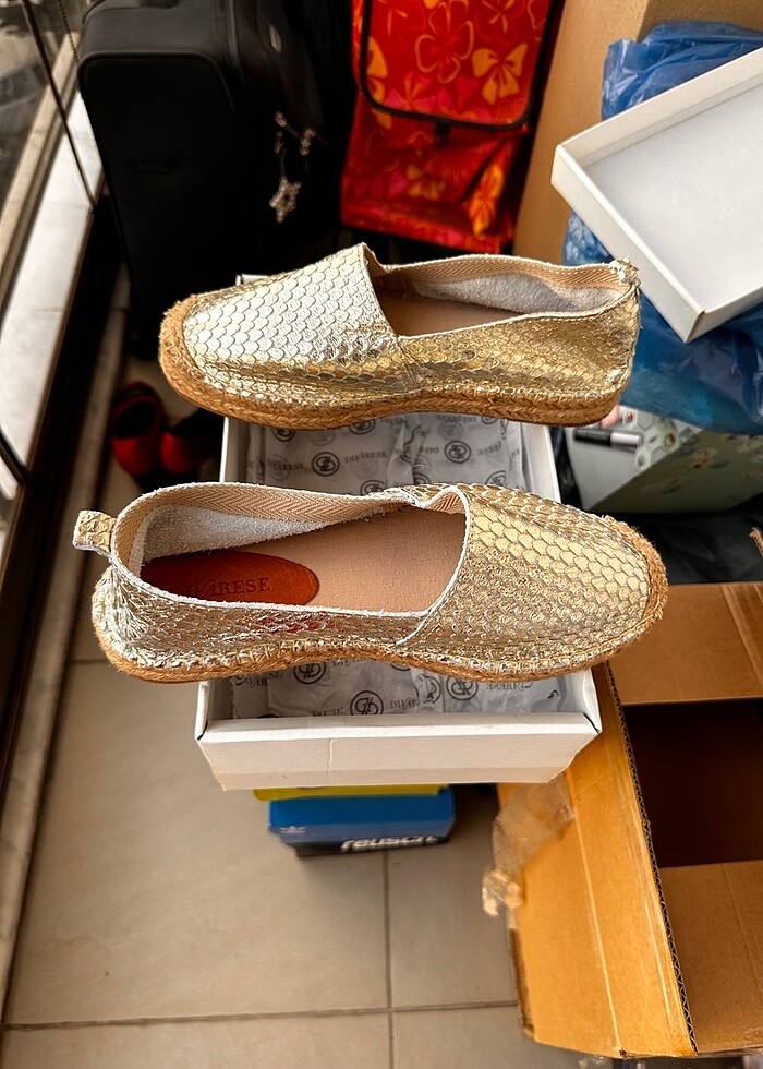 Divarese marka hiç kullanılmamış deri - Görsel 4