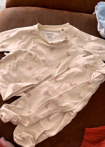 Kız Bebek Uzun Kollu Düğmeli Beyaz Tişört - Görsel 2