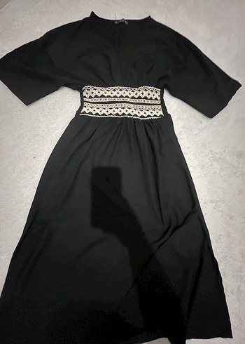 Nakışlı Kemerli Siyah Uzun Elbise