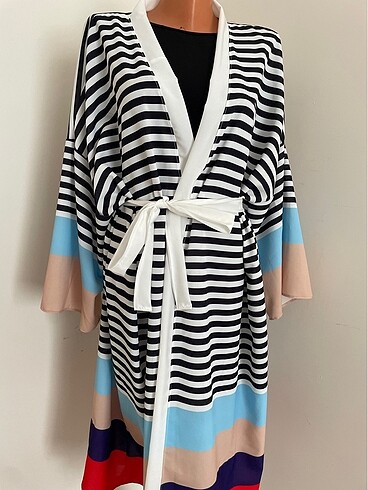 Çizgili desenli oversize bol kesim kimono pareo kaftan abaya