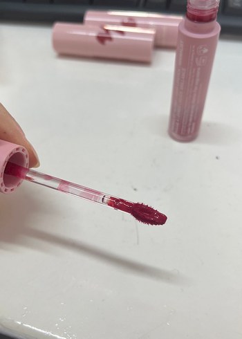  Beden Miniso gloss 04 numara