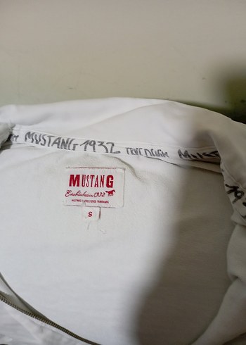 Mustang Beyaz Erkek Street Wear Rozeti