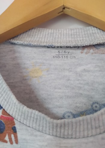6 Yaş Beden kırmızı Renk LCw baby 5-6 yaş takim