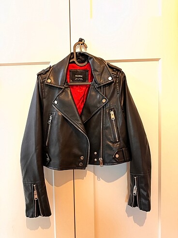 s Beden PULL AND BEAR KIRMIZI ASTARLI BİKER CEKET CROP