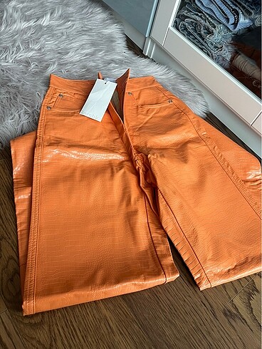 Bershka pantolon (deri)