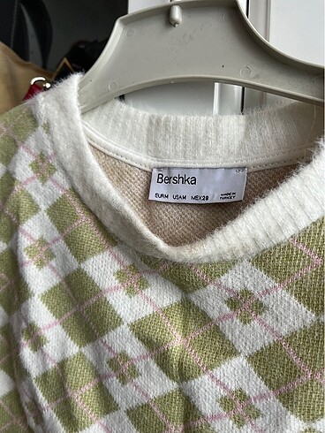 m Beden yeşil Renk Bershka süveter