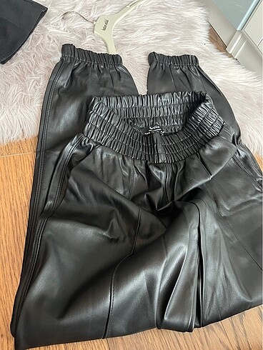 Bershka Bershka pantolon (deri)