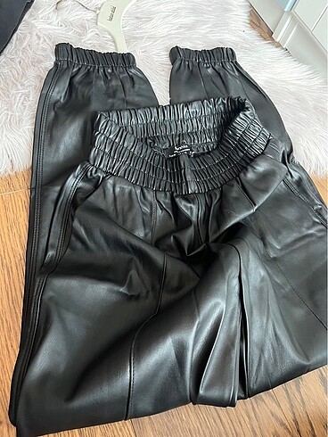 xs Beden Bershka pantolon (deri)