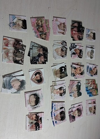  kpop freebies