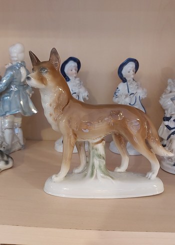 antika Alman damgalı porselen kurt, Köpek Figürü