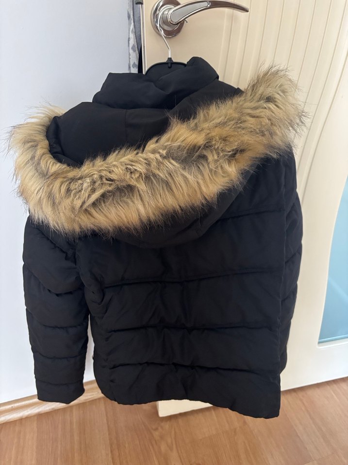 Bershka Siyah Kürklü Kadın Kışlık Mont - Görsel 2