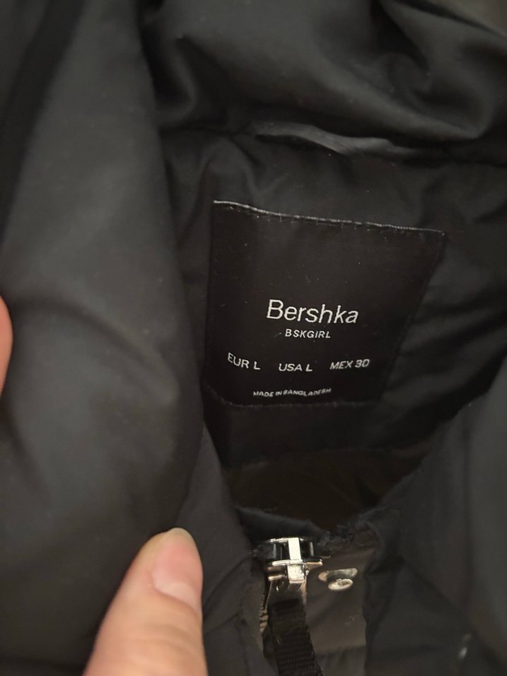 Bershka Siyah Kürklü Kadın Kışlık Mont - Görsel 3