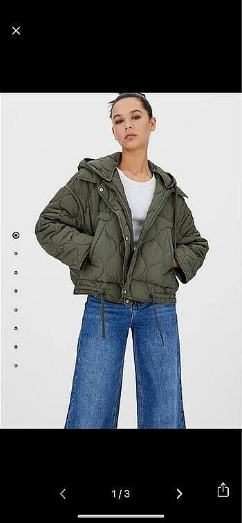 STRADIVARIUS Kapitone Mont