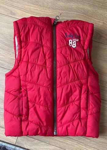 Kapüşonlu Kırmızı Erkek Çocuk Yeleği - Görsel 4