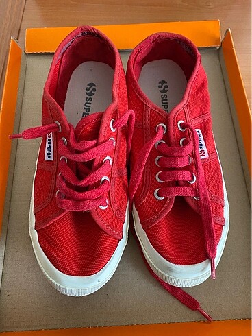 Superga kırmızı spor ayakkabı
