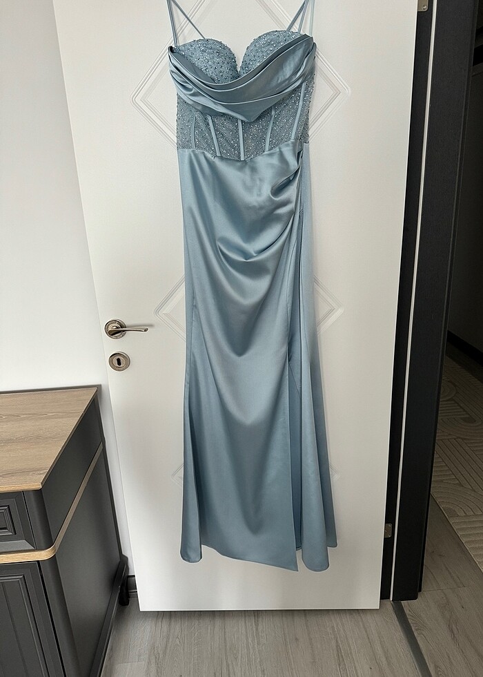 Taşlı buz mavisi saten abiye elbise - Görsel 4